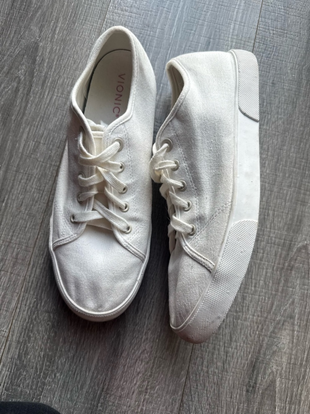 Vionic Oasis White Canvas Lace-Up Sneakers - Picture 2 of 5